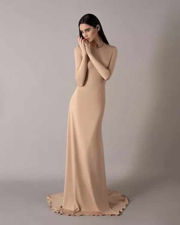 Form-fitting jersey dress 