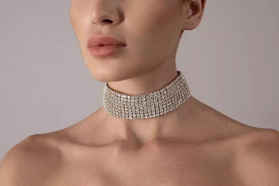 Small Gemstones thick choker 