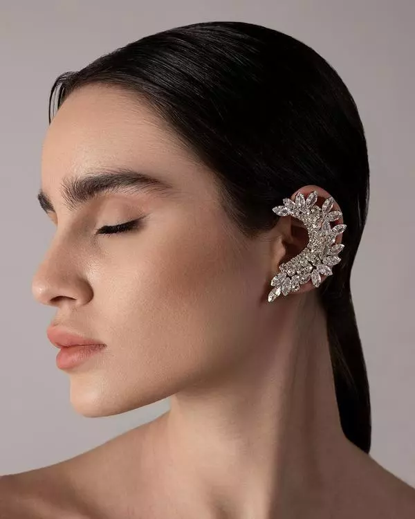 Marquise-shaped crystal Ear cuff
