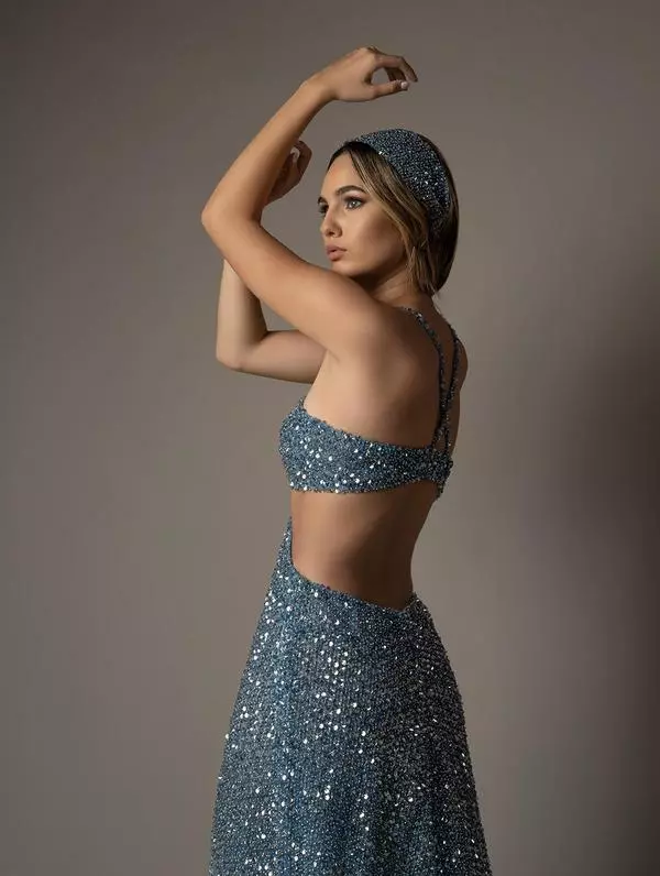 Side cut-out shimmery dress