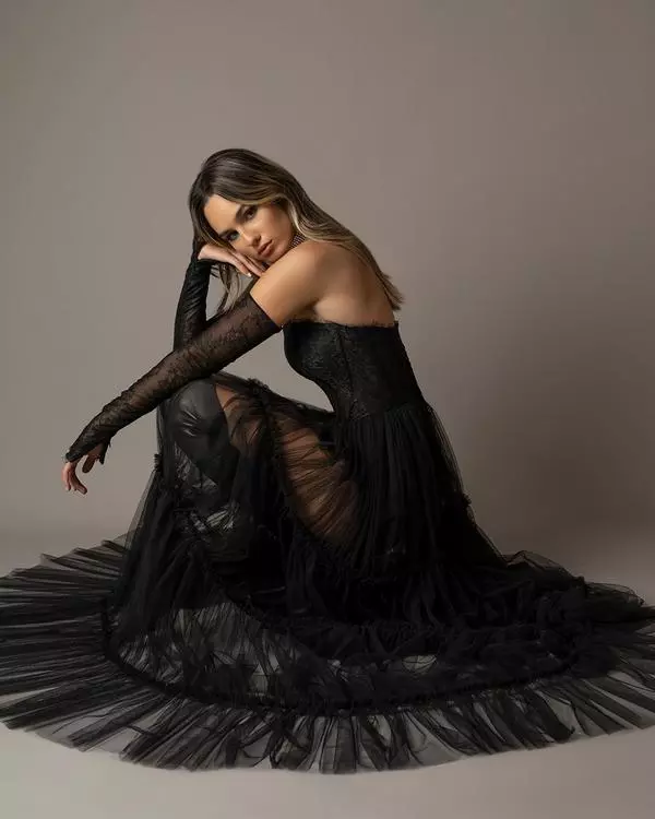 Off-the-shoulder lace dress