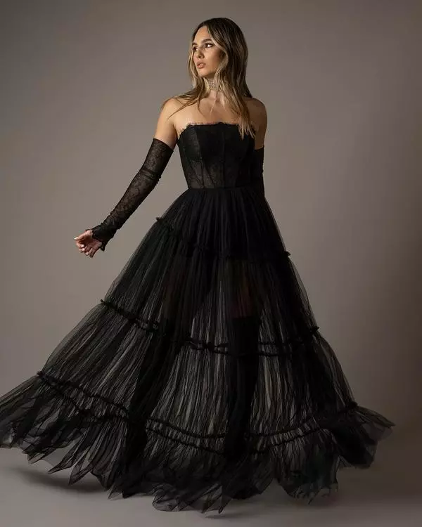 Off-the-shoulder lace dress