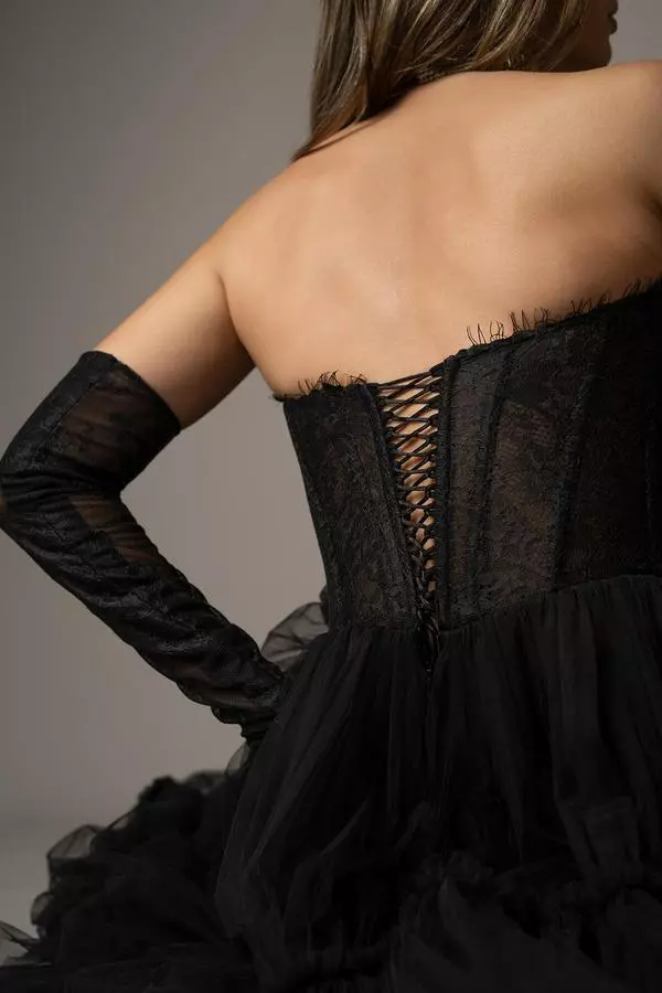 Off-the-shoulder lace dress