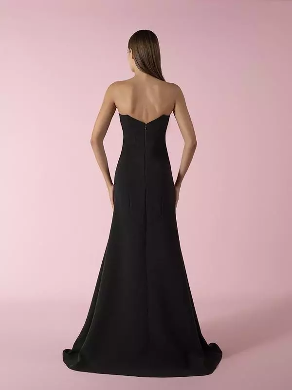 Strapless form-fitting dress