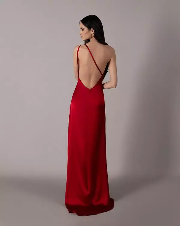 One-shoulder silk dress 