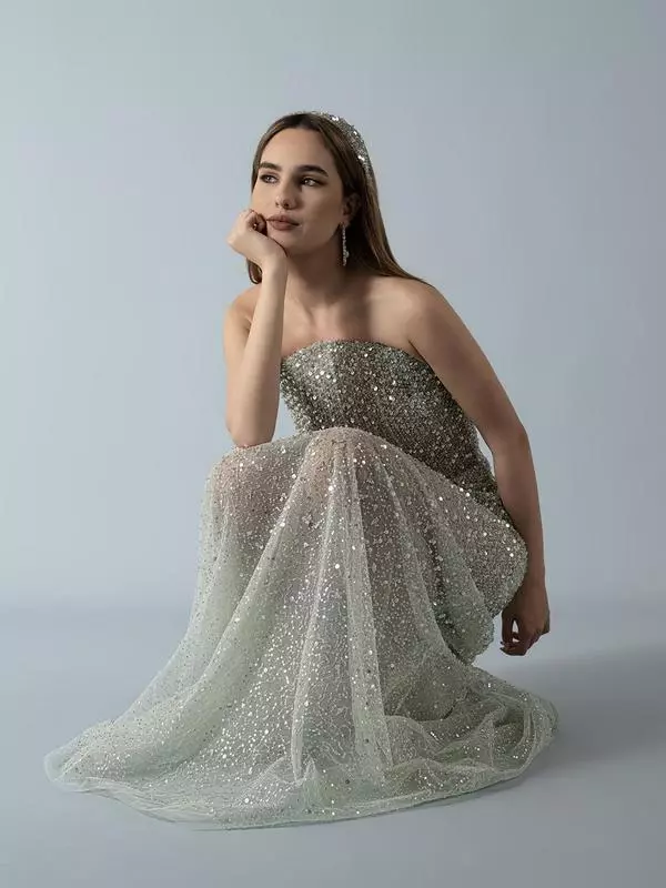 Oval shape shimmery dress