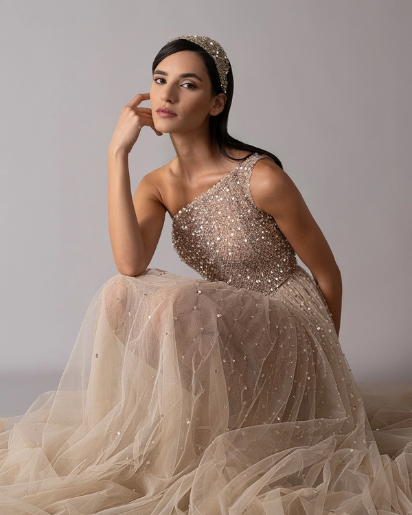 One-shoulder sequined dress